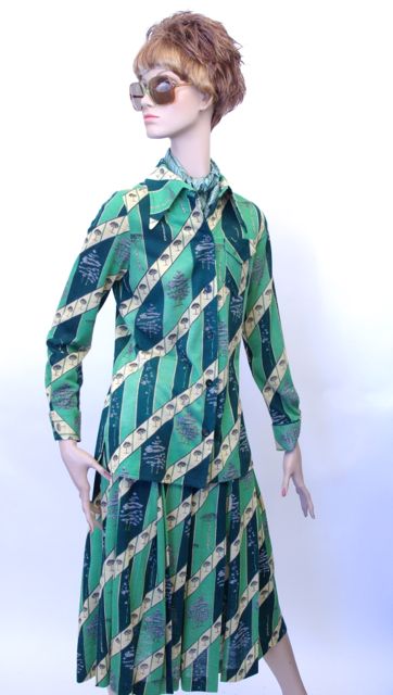 Green print cotton blend jersey two-piece dress by Pat McDonagh, c. 1975